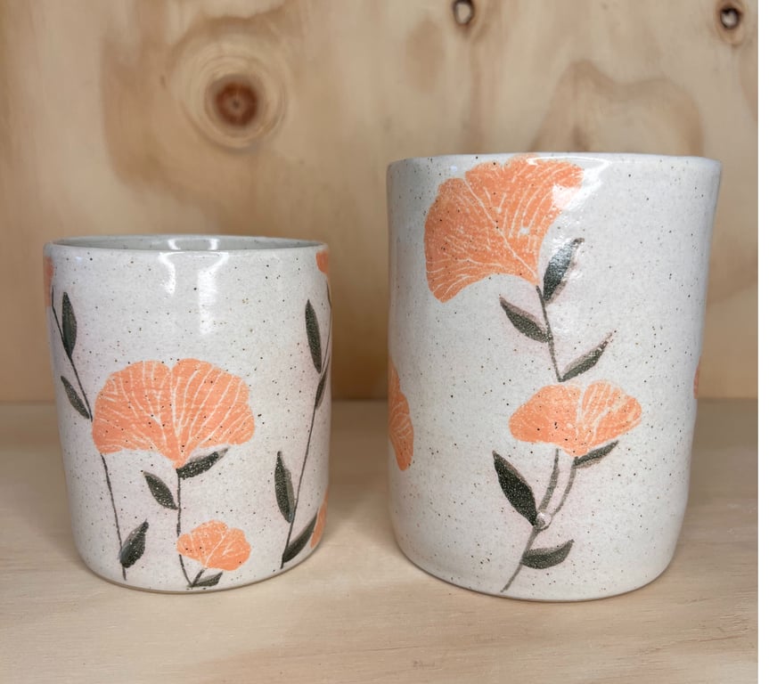 Vase med orange blomster  billede 4