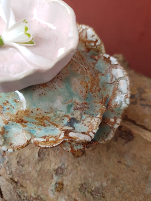 Lille håndformet skulpturel skål billede 3