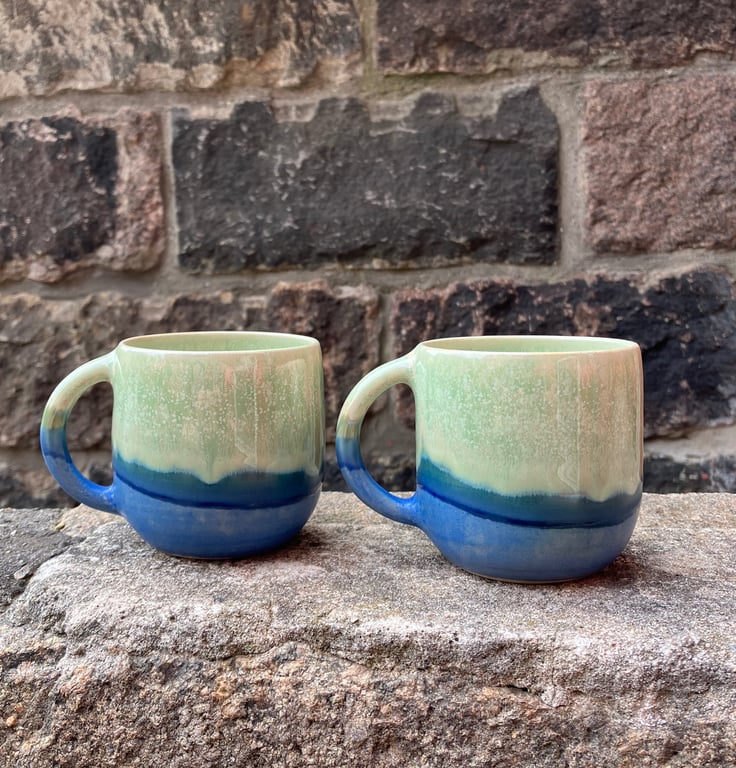 Hånddrejet kop med hank  billede 5