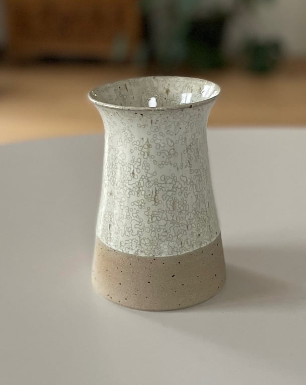 Keramik vase, cremehvid/rå - 16 cm