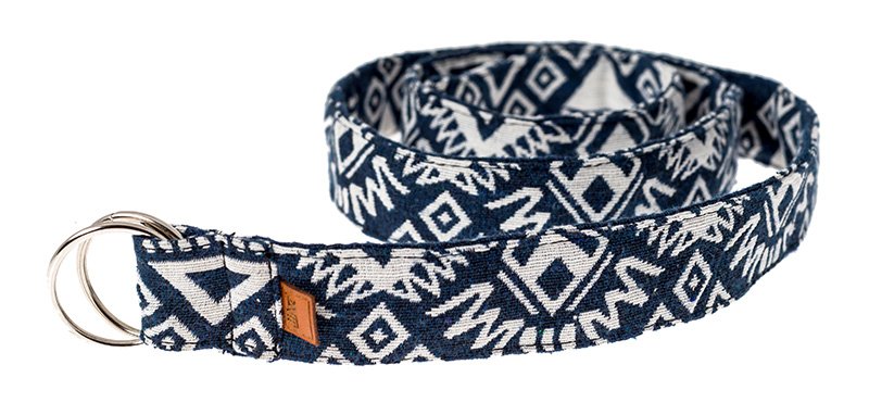 Bælte i skønt farvedesign med dobbelt-ring spænde