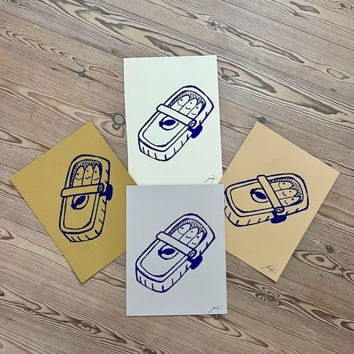 Sardiner i dåse – serigrafi i blå på tonet papir (4)
