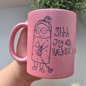 Krus: shhh jeg hækler Pink Glimmer – produktbillede