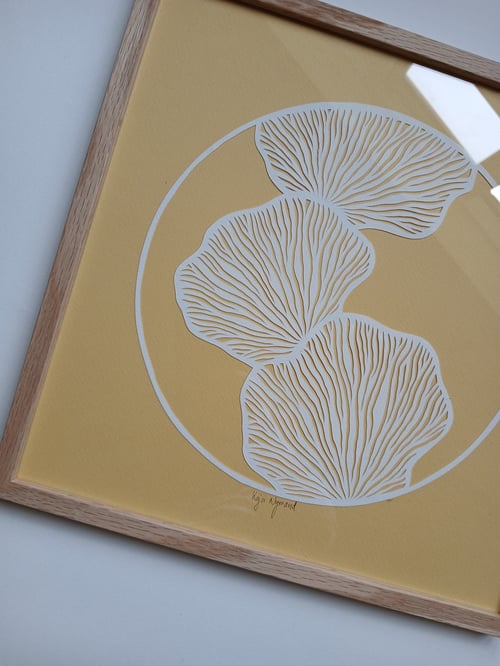 30x30cm papercut, banana, indrammet 