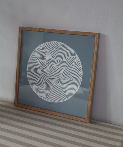 30x30cm papercut, dueblå. indrammet 