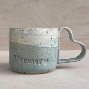 Mormor krus med hjertehank. 340 ml. H: 7,5 cm – produktbillede