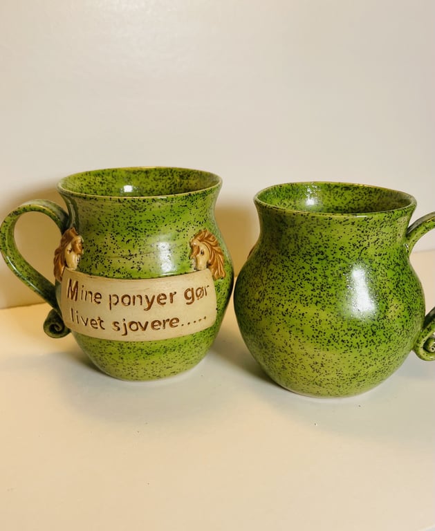 Krus med tekst  - Mine ponyer gør mig glad. billede 2