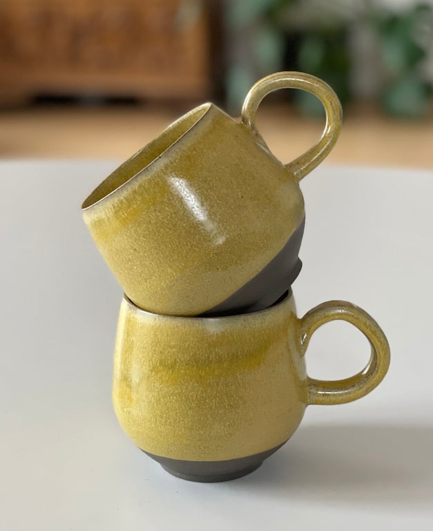 Buttet kop, mørkt ler, hørgul