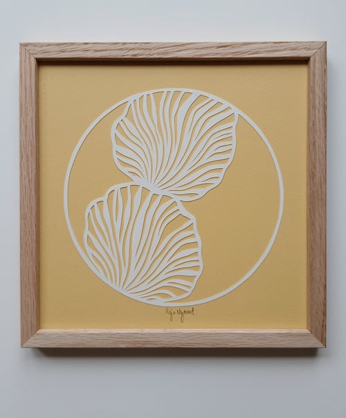 20x20cm papercut, banana, indrammet