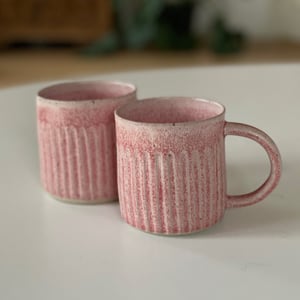 Krus m. riller, rødmeleret – produktbillede