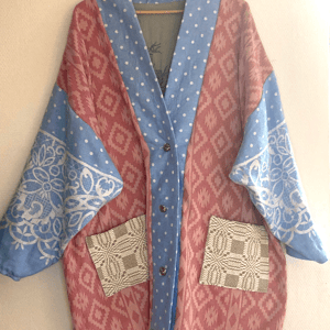 Oversize jakke i forårsfarver – produktbillede