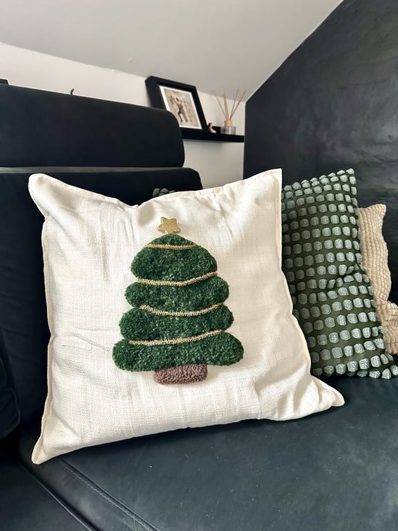 Julepudebetræk med tuftet juletræ billede 5