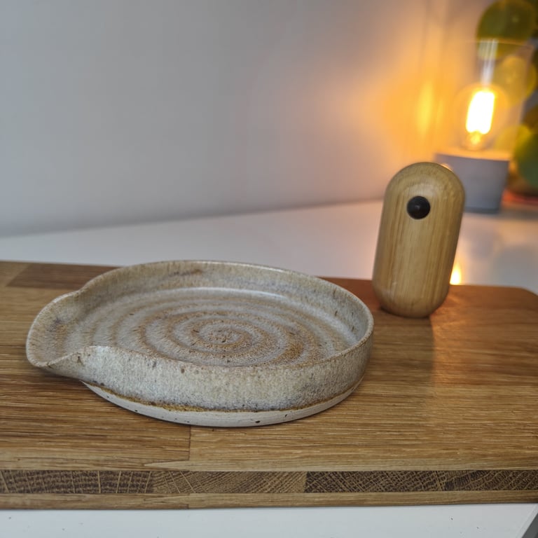Lysebrun spoonrest 