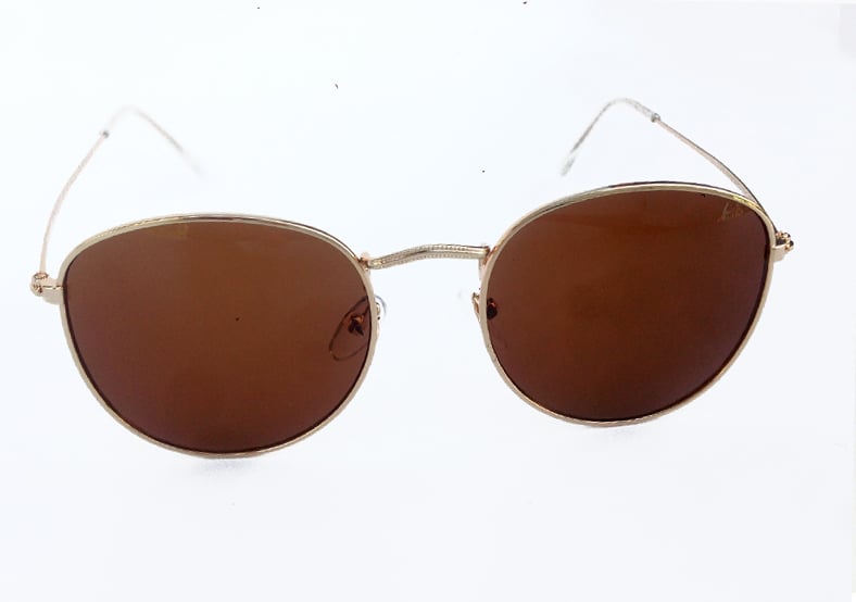 RayBan-tyyliset aurinkolasit