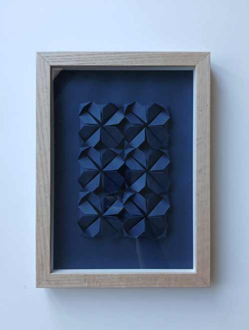 A4 foldet værk, Marineblå, Indrammet 