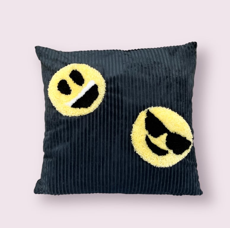 Puder med tufted smiley