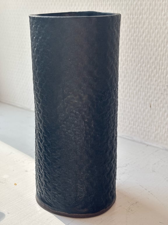 Mormor vase i mat sort billede 2