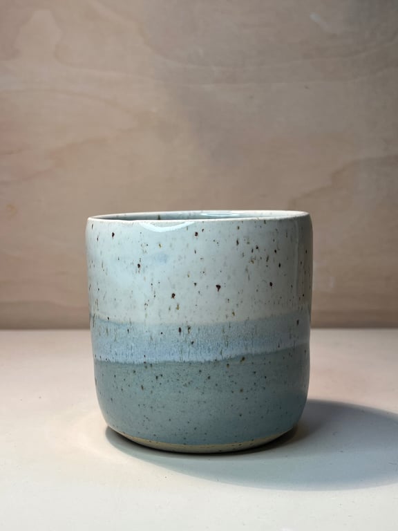 Lyseblå kop. 330 ml. H: 8 cm billede 2