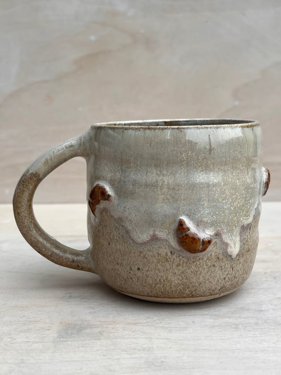 Bølget Croissant krus. 380 ml. H: 9 cm billede 2