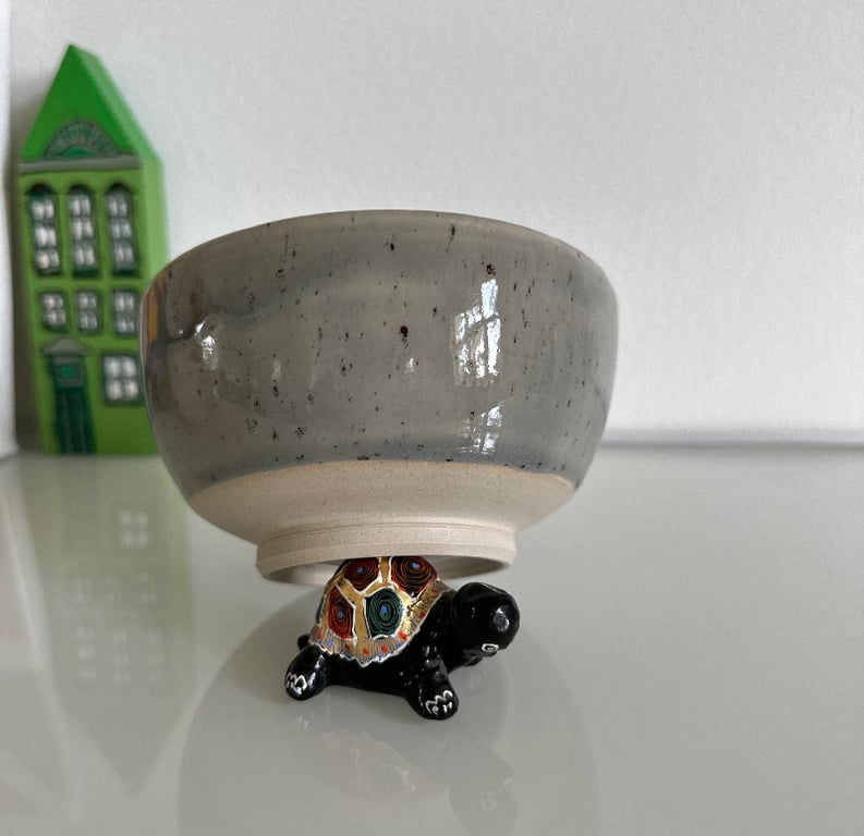 Skål grå med prikker / grå blå hvid billede 2