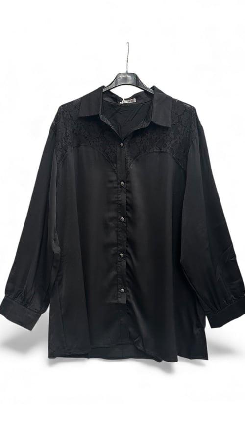 Lulu shirt, Black w nice detaljer. Findes i str 36-50. (3)