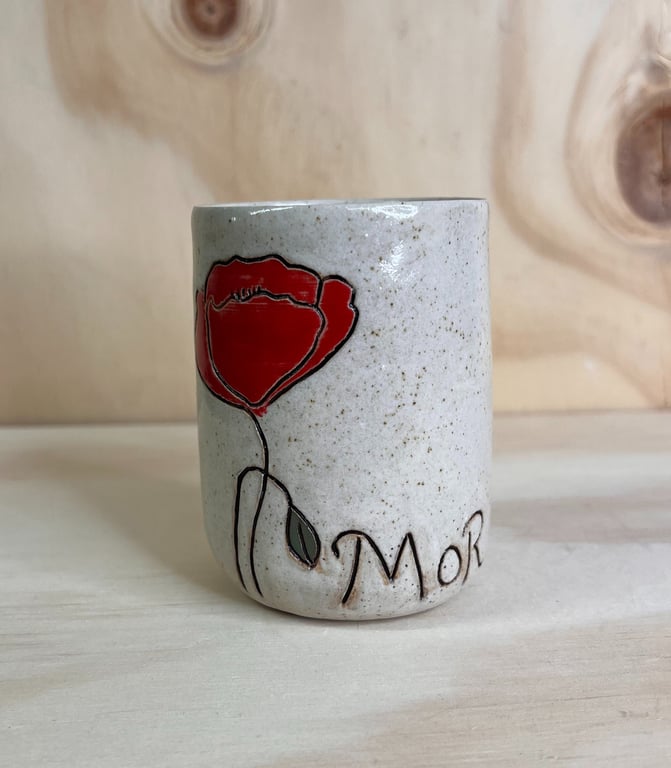 MOR-kop med valmue-indgravering 