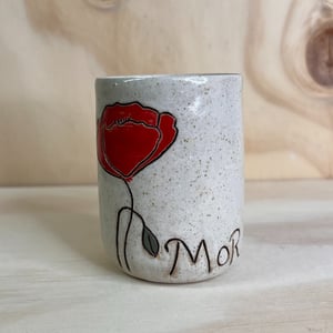 MOR-kop med valmue-indgravering  – produktbillede