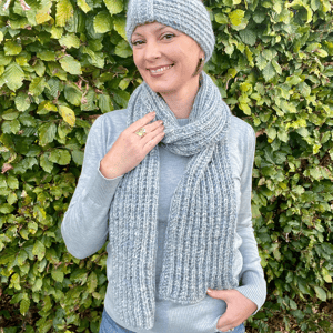 Freja halstørklæde og pandebånd strikkeopskrift – produktbillede