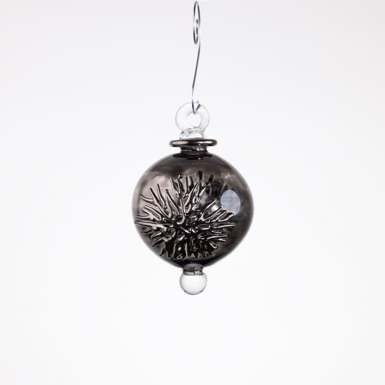 JULEKUGLE DESIGN 1014 SMOKE MED HVIDGULD