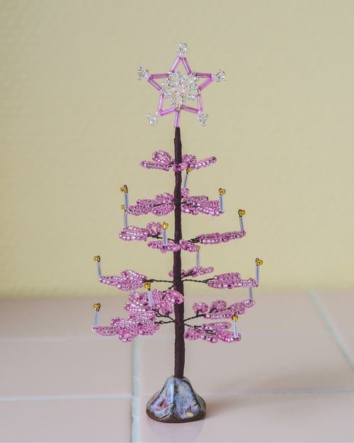 Pink perlejuletræ med små lys (1)