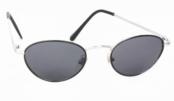 Oval metal solbrille i sort og sølv
