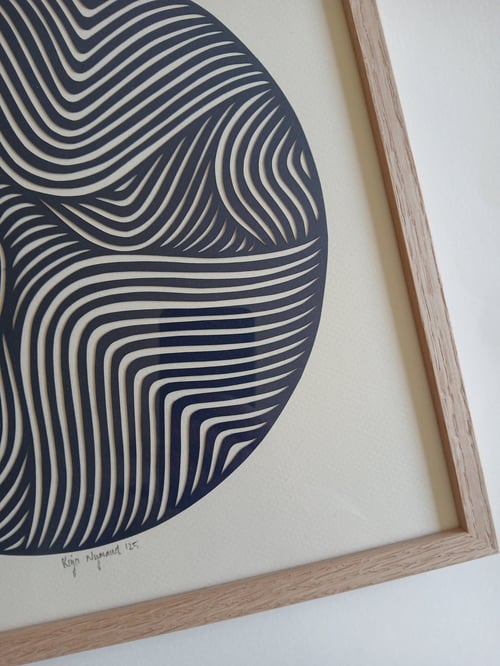 30x30cm papercut, Marineblå, indrammet