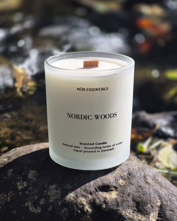 NŌR | Nordic Woods | Duftlys | 300 ml | Cedertræ, Salt &amp; Salvie