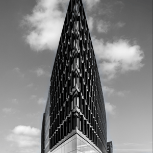 Allers hovedkontor ved Bryggebroen i København i smukke gråtoner.  – produktbillede