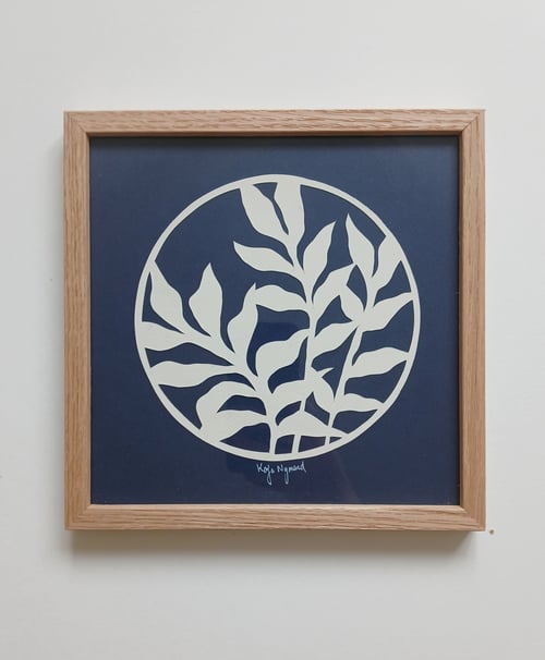 20x20cm, papercut, Marineblå, indrammet 