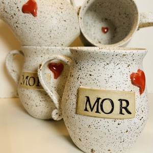 Keramik krus med tekst - MOR – produktbillede
