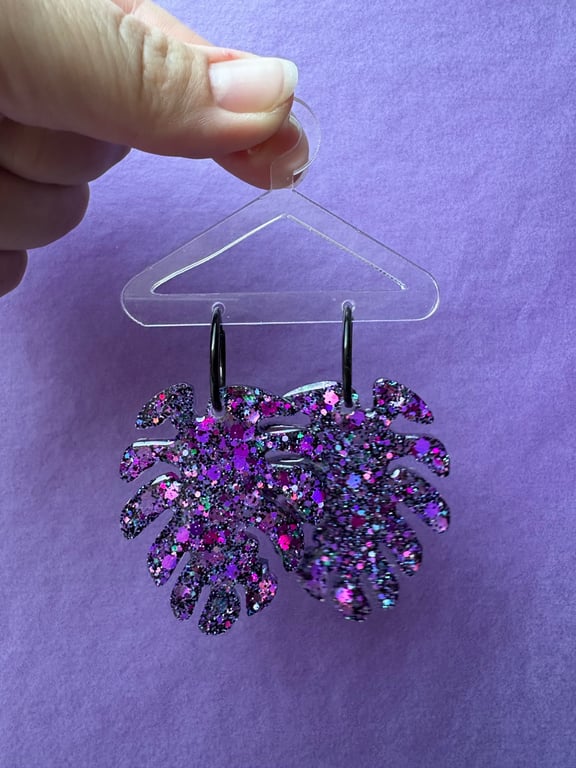 Monstera i sort/lilla mix