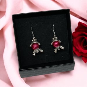 Røde øreringe  – produktbillede