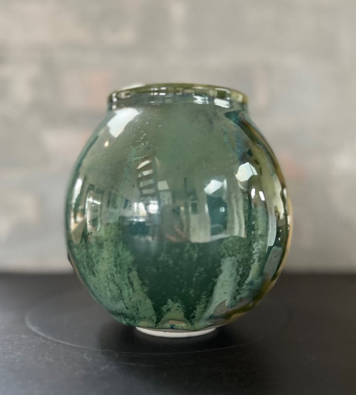 Buttet vase - grønne nuancer