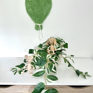 Tuftet farverig ballon (stor)- Håndlavet vægkunst i 100% uld. – produktbillede