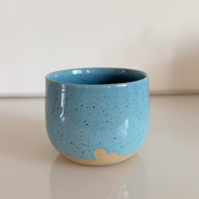 Kop/skål uden hank, lyseblå med nister