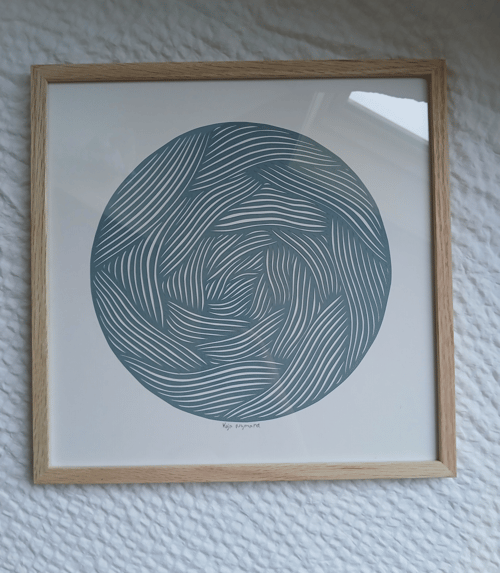 30x30cm papercut, dueblå, indrammet 