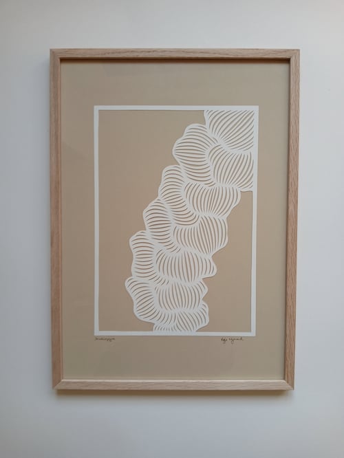 A3 papercut, beige, indrammet 