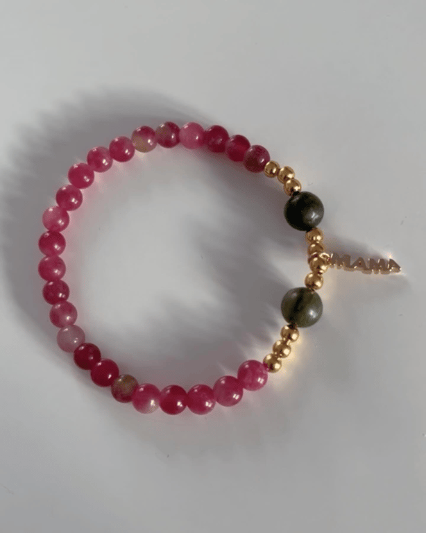 Armbånd i jade sten og agater, med et vedhæng "Mama" billede 4