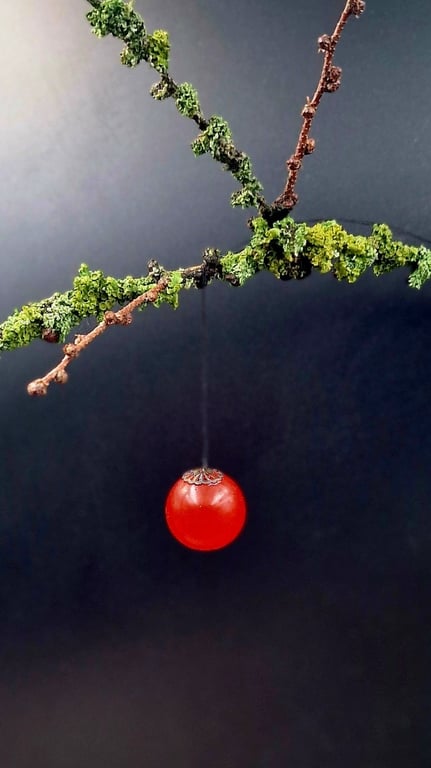 Rødt vinduespynt ø 2 cm