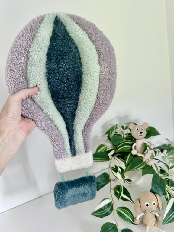 Tuftet luftballon- Håndlavet vægkunst i 100% uld. billede 2