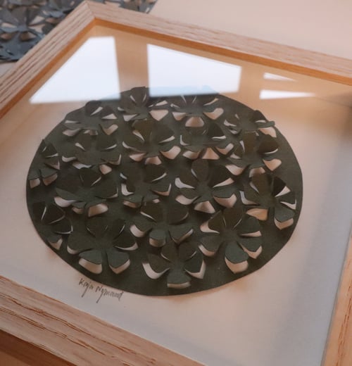 20x20cm 3D papercut, skovgrøn, indrammet 