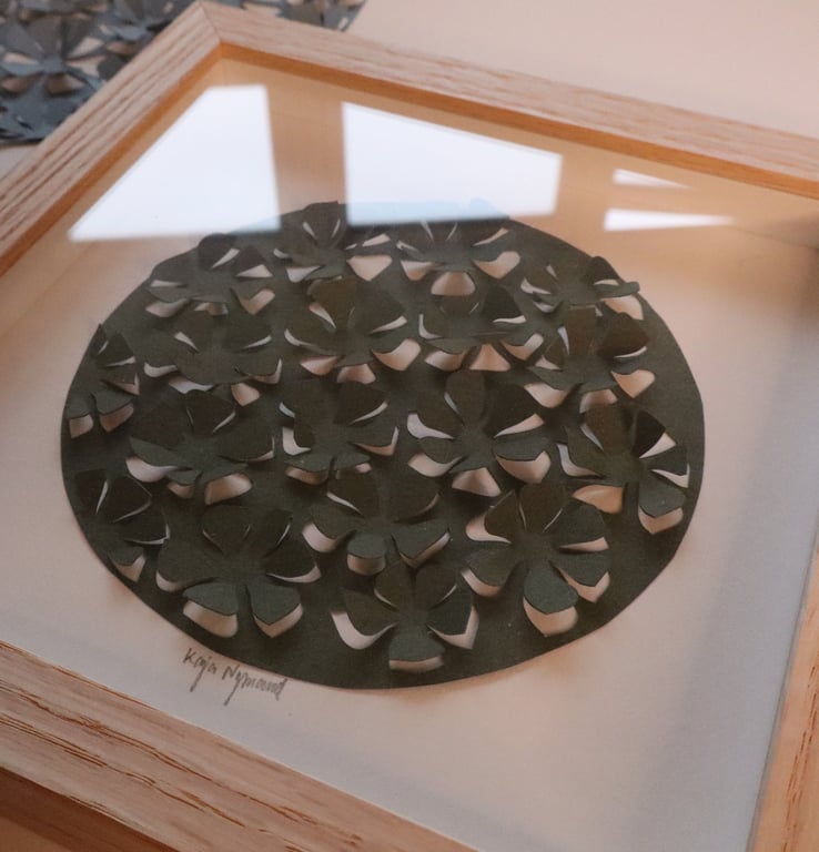 20x20cm 3D papercut, skovgrøn, indrammet  (2)