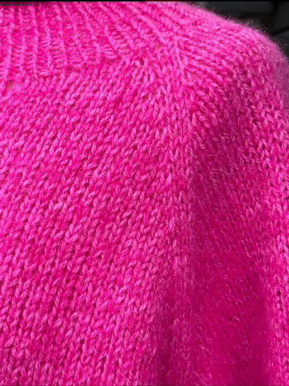 Kit: Garn og opskrift til Sesam Raglan Sweater i Alpaca Silk og Finuld billede 4