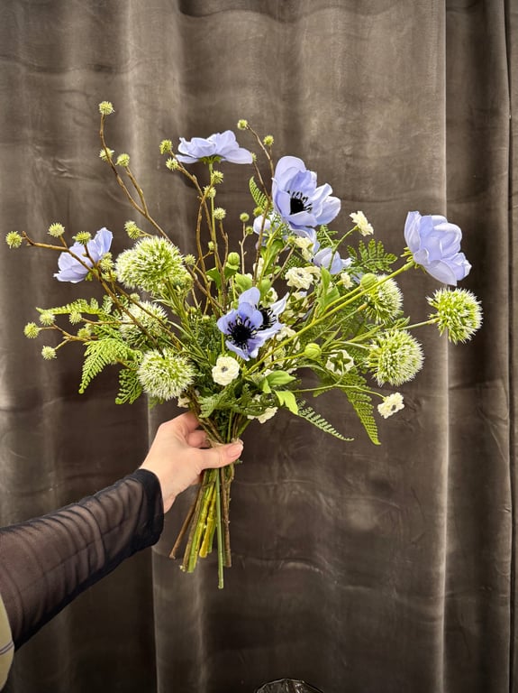 Blå anemone buket billede 6